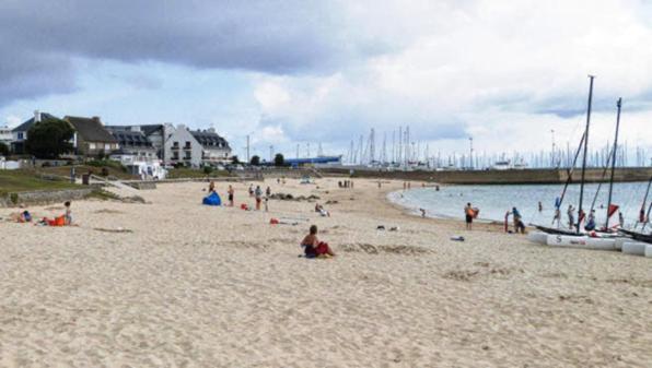 50 M De La Et Terrain De Tennis * Quiberon