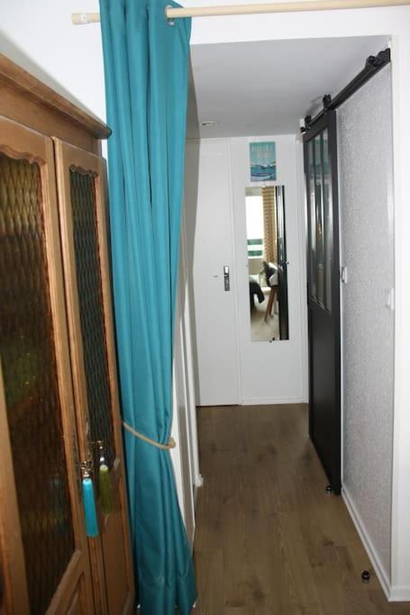 50 M De La Et Terrain De Tennis Apartment