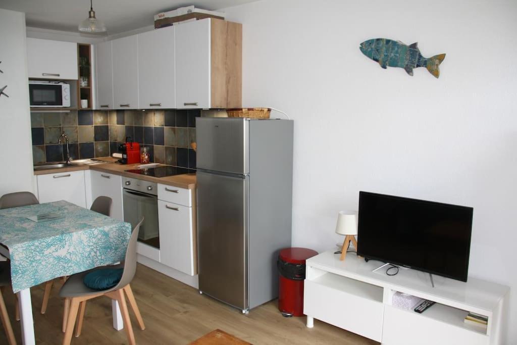 50 M De La Et Terrain De Tennis Apartment *