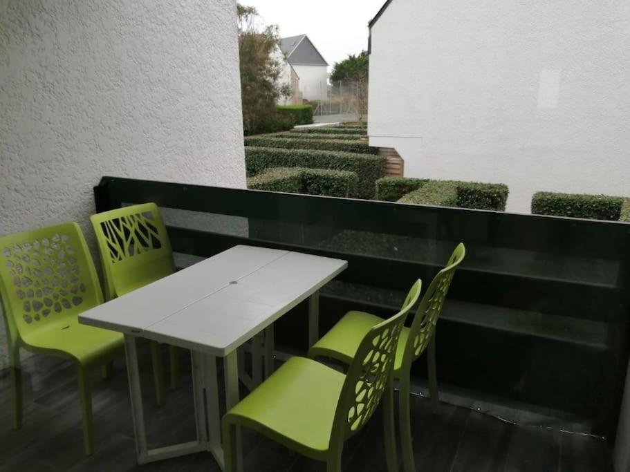 50 M De La Et Terrain De Tennis Apartment *